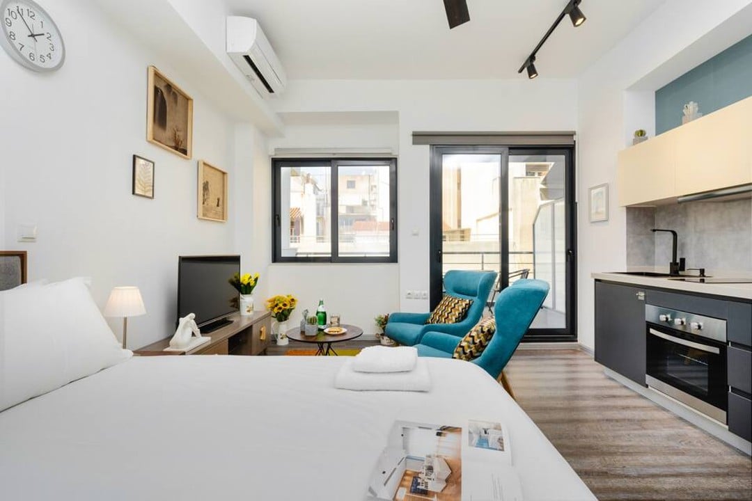 Mavromichali 52 · One-bedroom 22 — photo 1 of 12