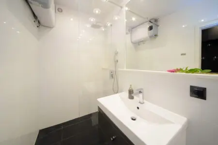 016ad550 83cc 43c2 946a 348fca623c1c