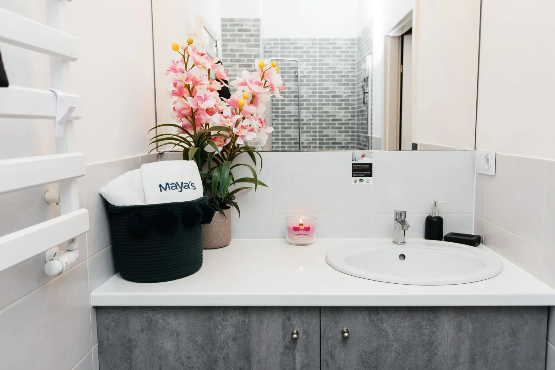 03f9c3d9 5d36 4787 9b43 87ad15a82880