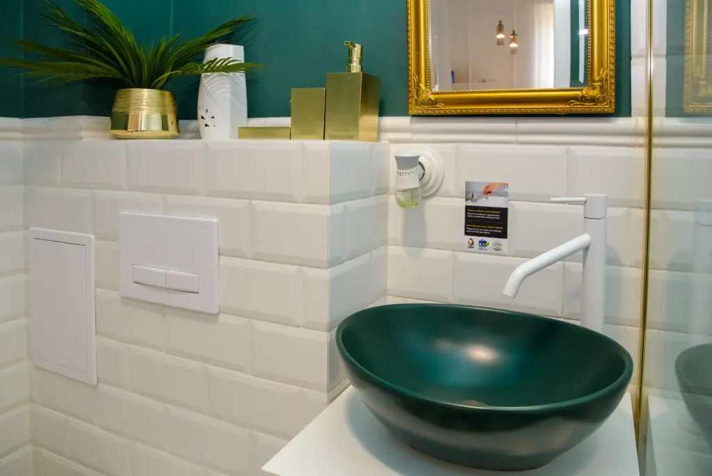 21de6495 489e 4d81 9b24 9e4a519c8010