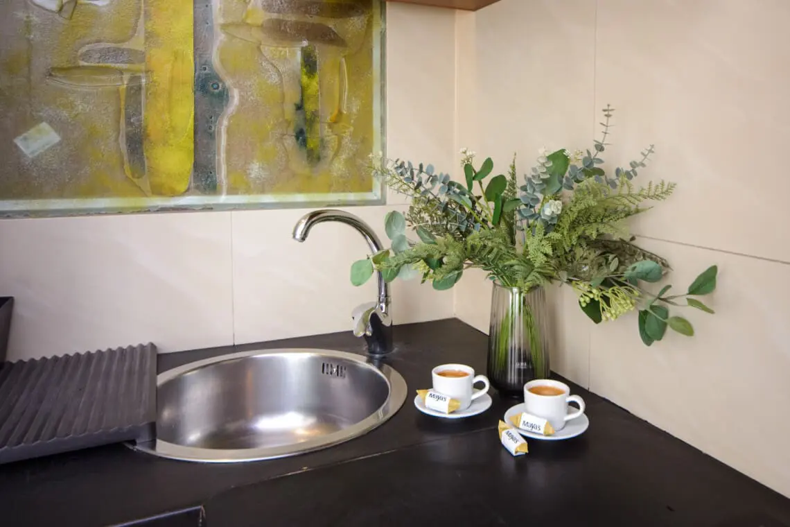 310d4a8c 72a0 47d4 b567 1ad849d90294