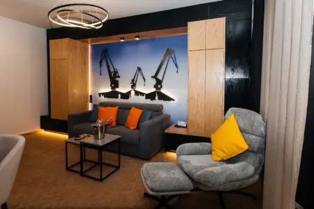 4936a977 d6eb 43df 813a efc075d1f294