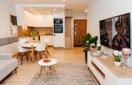 56e99f1f 80a8 44ee b8f7 3ee8a8a73406