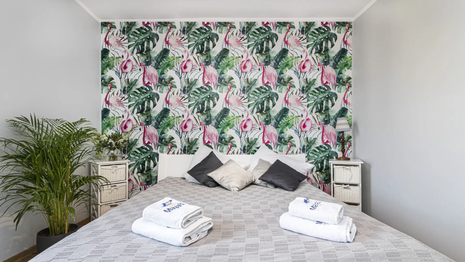 65c77ab6 f772 4b79 8cf3 a0af81e62f5a