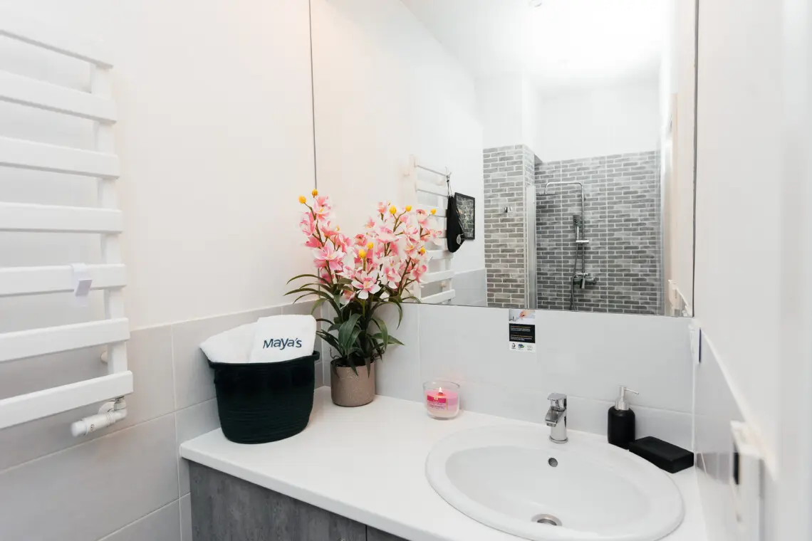 79611a81 be14 4863 8377 1cbc07daa43a