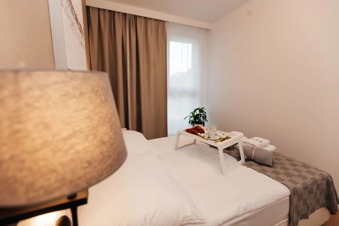 7f385281 4f6e 4418 94fa 8bbc43cb65b8