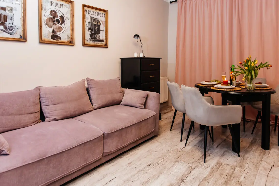 80cdd295 dc73 44ee a4b4 c92bc9d161d6