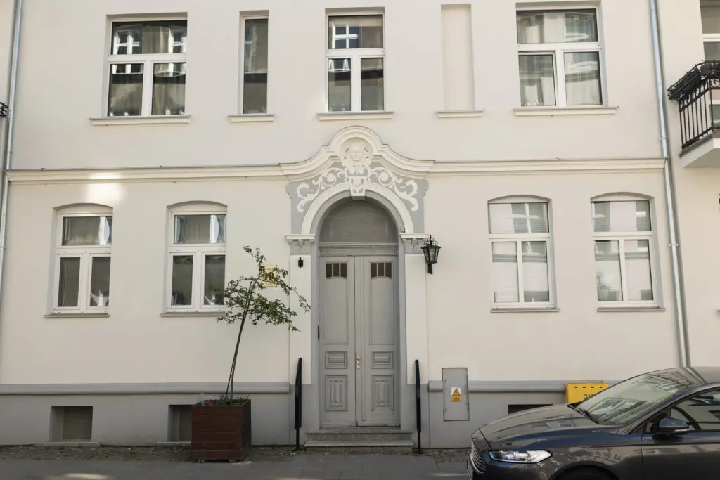 8e813406 fd36 4454 99d7 7e1c50d892f1