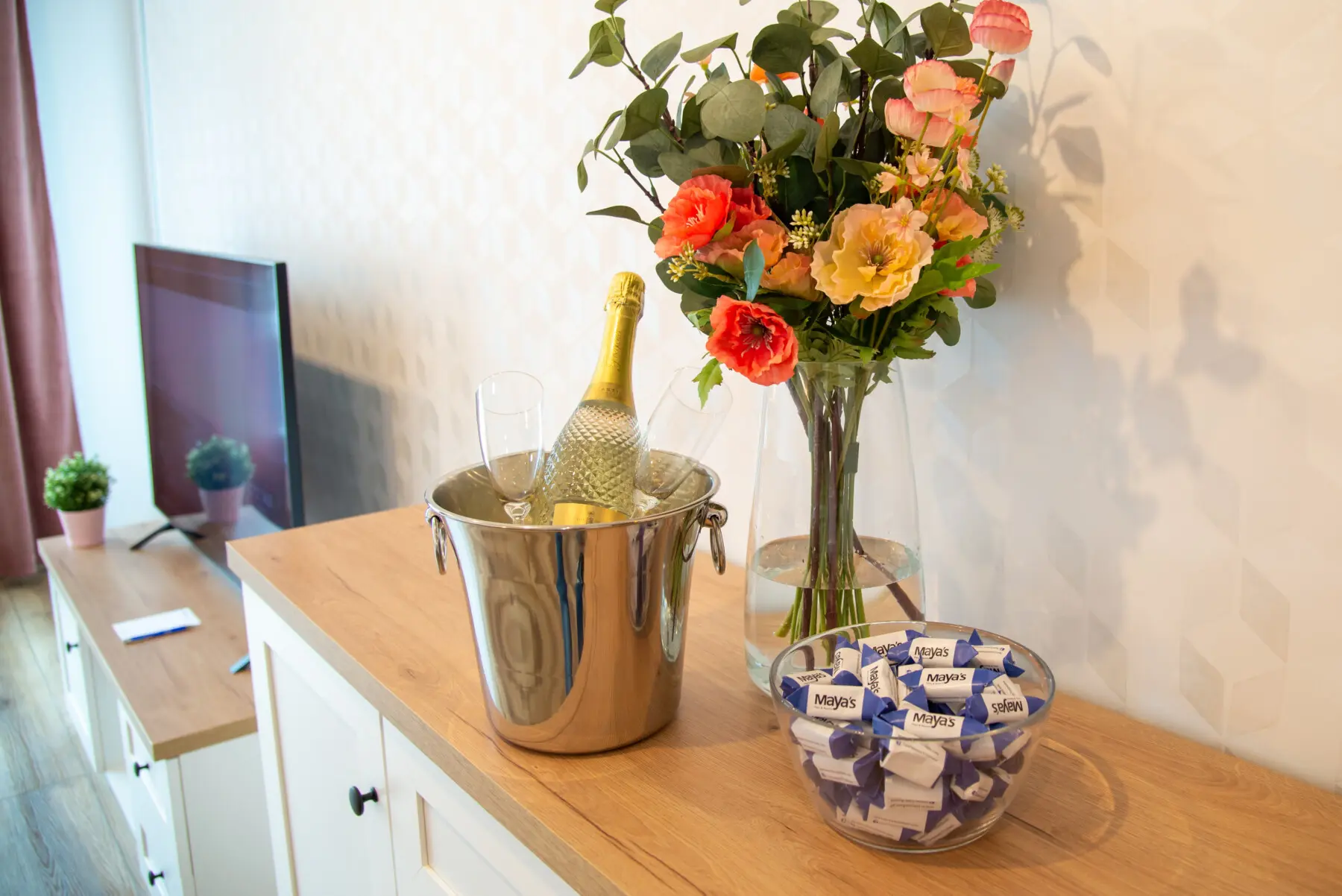 9198a03e 0a81 44f7 98e4 8a9bb2b90748