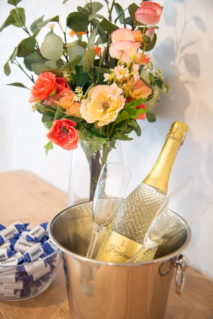 9ce8afb0 6c93 4361 a303 1ab6dd7a8bbc