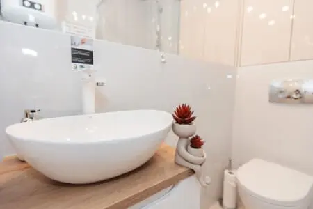 9fe40c03 3326 4874 ae7f 73d28ca9c4cb