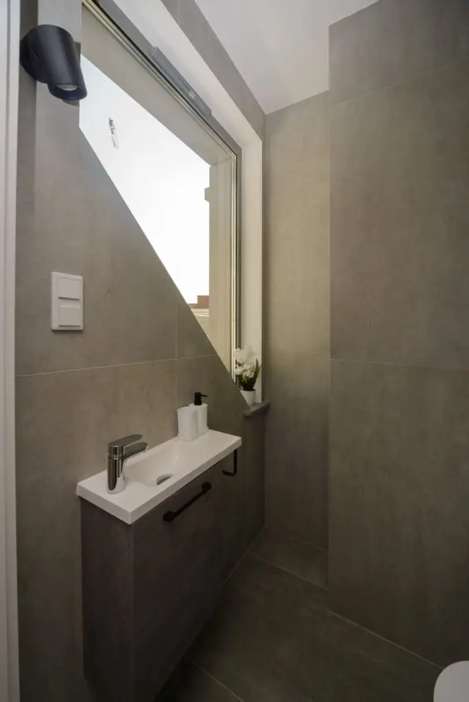 a0312176 b6b8 48fc bf13 34c5d111a736