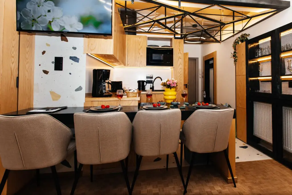 a5aaba2d 0eee 41dc 8de9 67214aae2edf