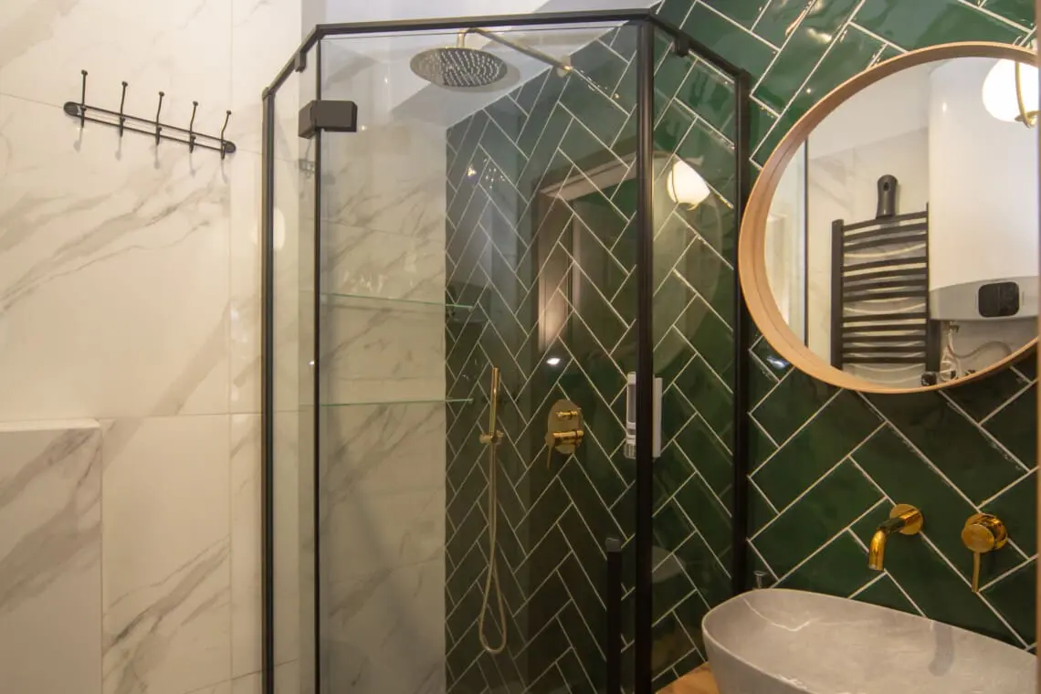 bb000e45 4155 45d9 9556 9ed304378a1c