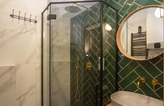 bb000e45 4155 45d9 9556 9ed304378a1c