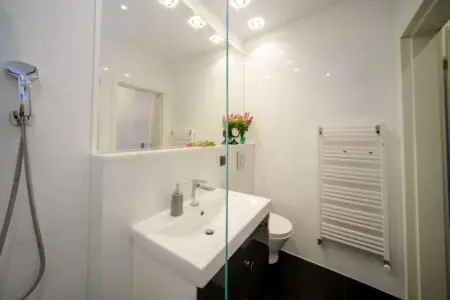 c1792131 0528 479c 9428 a16be5e28c1b