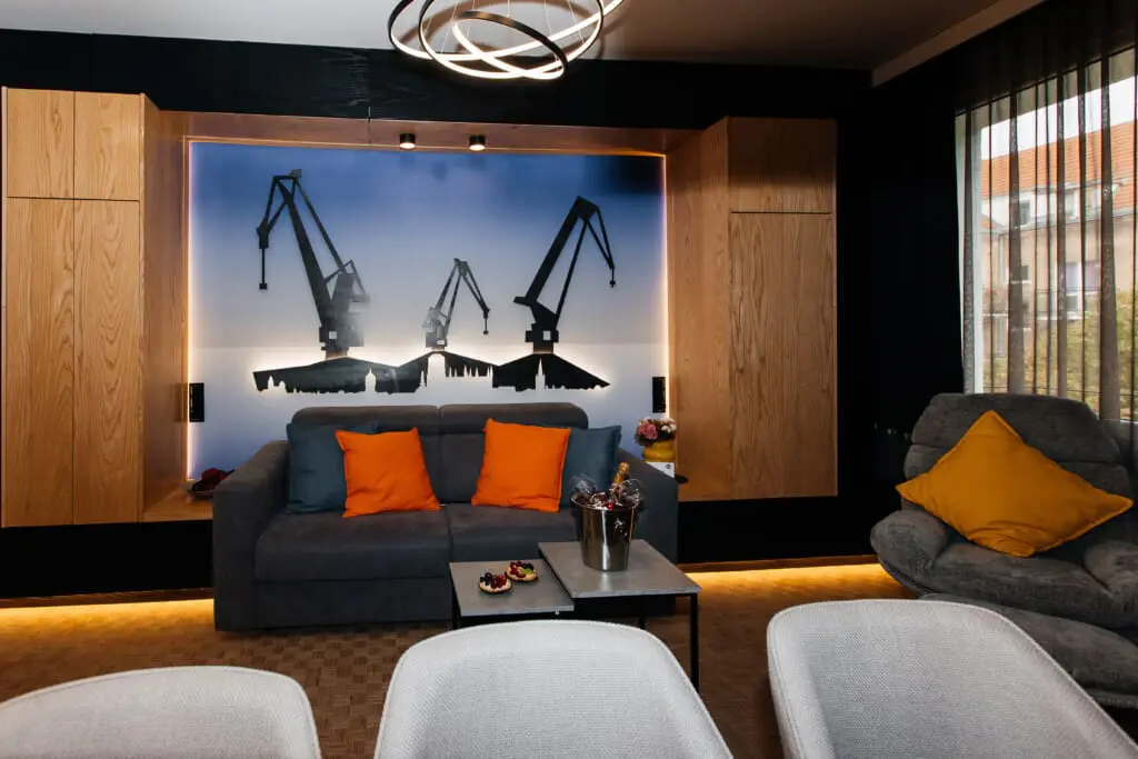 c6f7a329 996b 42e6 83e1 0e1e6c3b3770