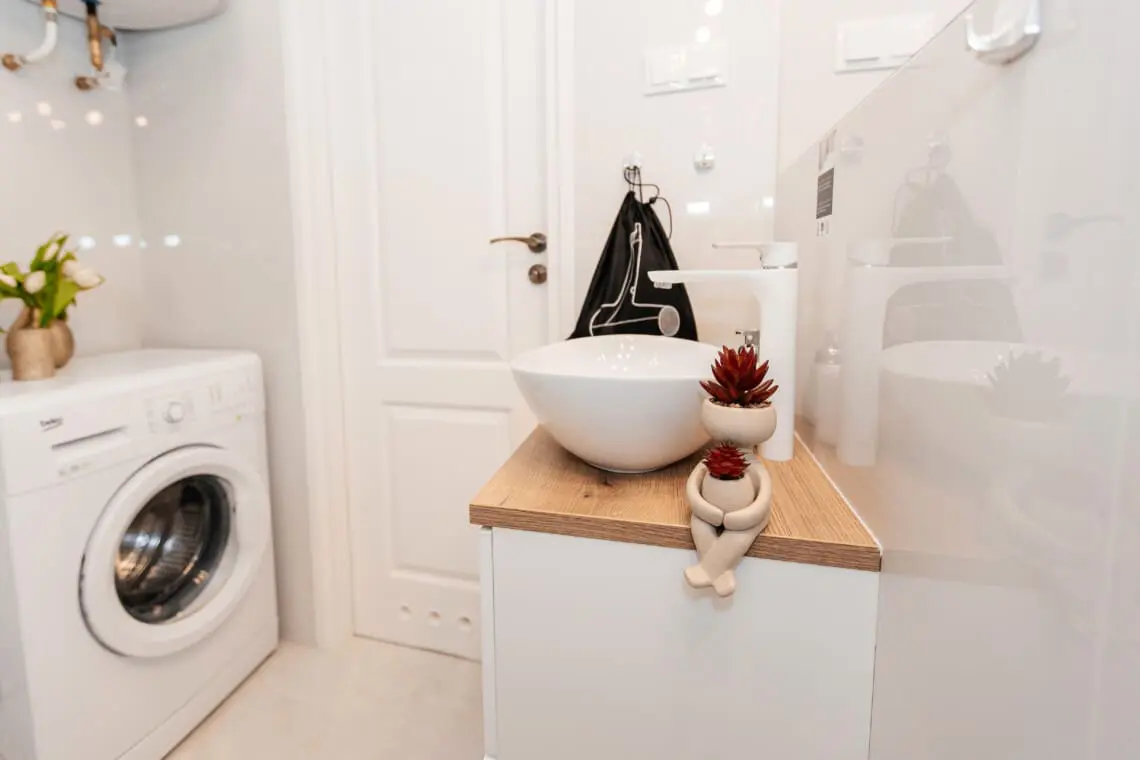 cce23303 6b9f 456b a31c 008dbcc20176