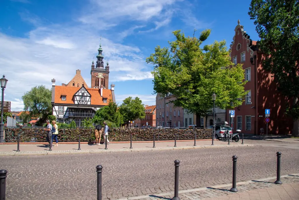 dedba3db 7a7a 4f29 85e4 04e7d03f846e