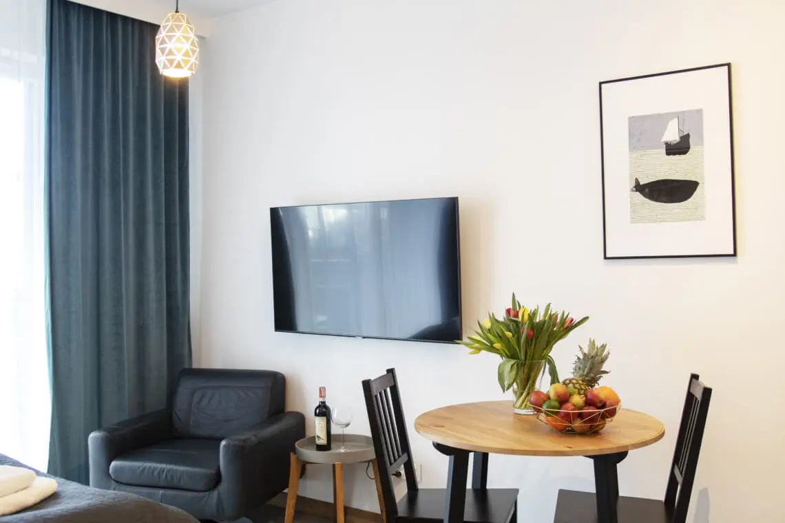 dee7d0f7 d8af 4717 86d6 769ac2a24040