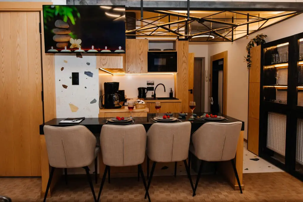 f03ac4e8 7f4e 485d ba3b 24faf91d8626