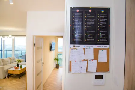 0928c6ad a9f1 42f9 b079 d42c7b3ef495