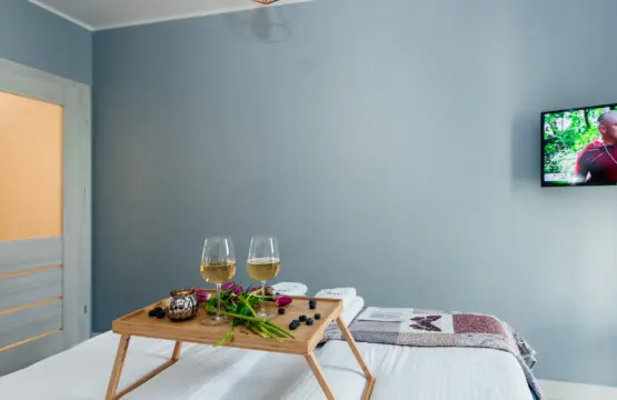 305c144a d933 40a9 a1f2 9a3e89db2b9f