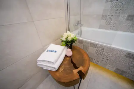 43c050e6 d5a0 4194 82fd 19f941ace179