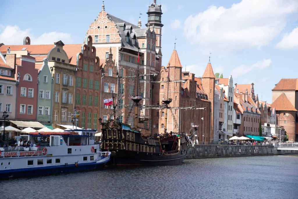 5bb35f7a 47e5 44ff b8fa fc38c578d986