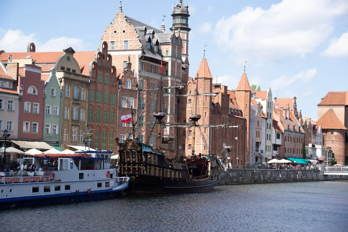 5bb35f7a 47e5 44ff b8fa fc38c578d986