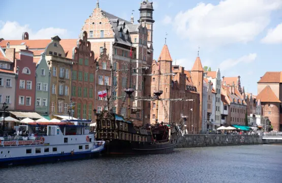 5bb35f7a 47e5 44ff b8fa fc38c578d986