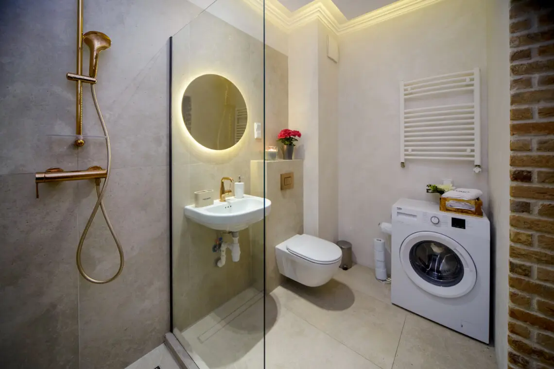 77b2f483 d3f8 4f99 a8ff c6bd159335de