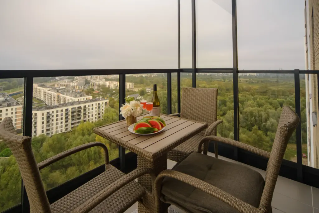 a8533660 1977 448f 8218 de7d9aab9d56