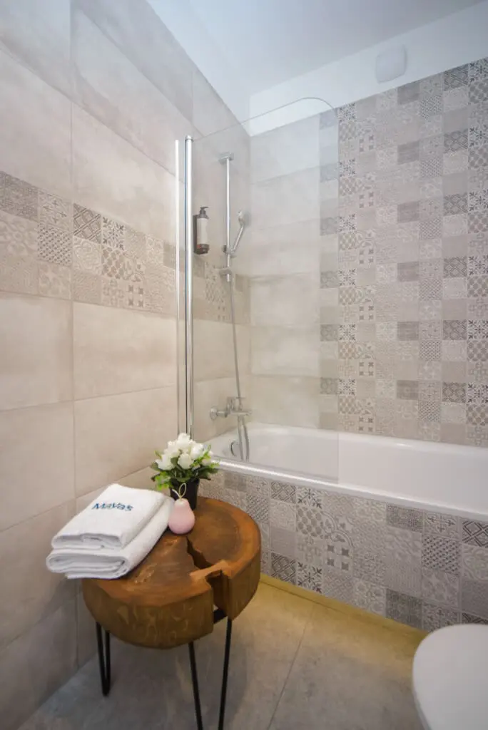 b26f9f45 eb99 4318 b140 a236bd675153