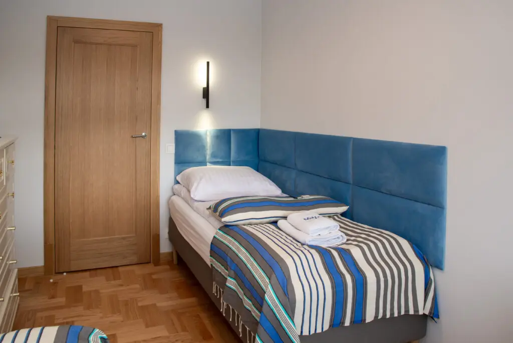 b9e6479d 2479 4f35 868d 5e5c5b824207