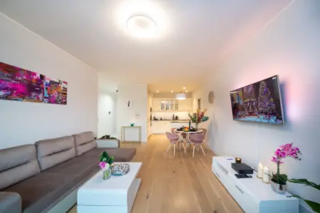 bf27a4c0 fbad 4d96 886c 6e0e7c68a4ad