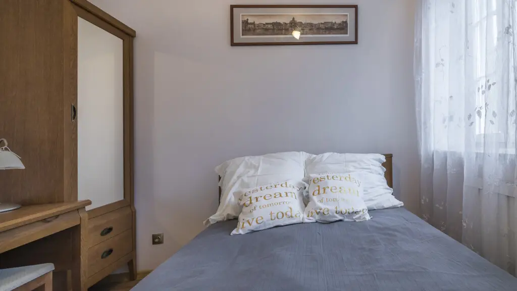 d4dd0043 b527 461a 80d3 fbc6fb7ff73f