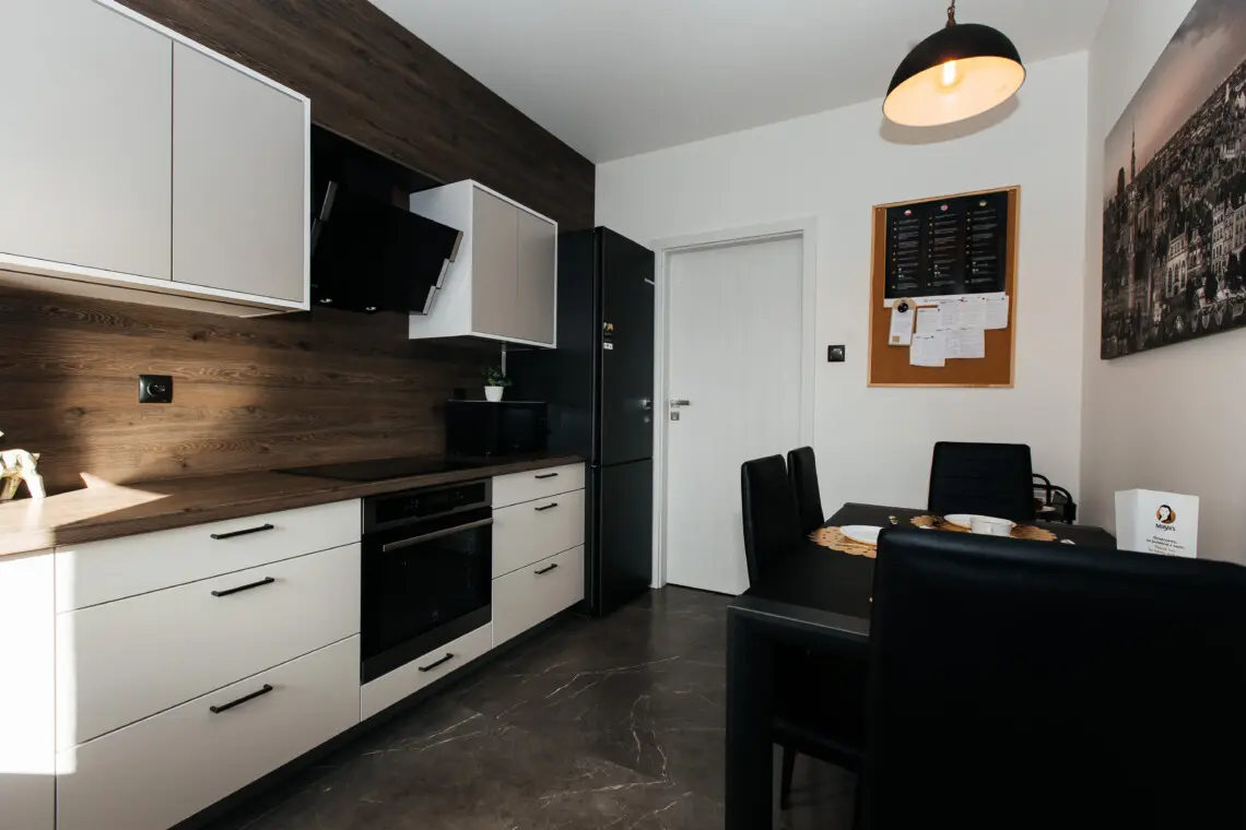 d7a64cec f455 4500 8e77 3ee25b1e6b61