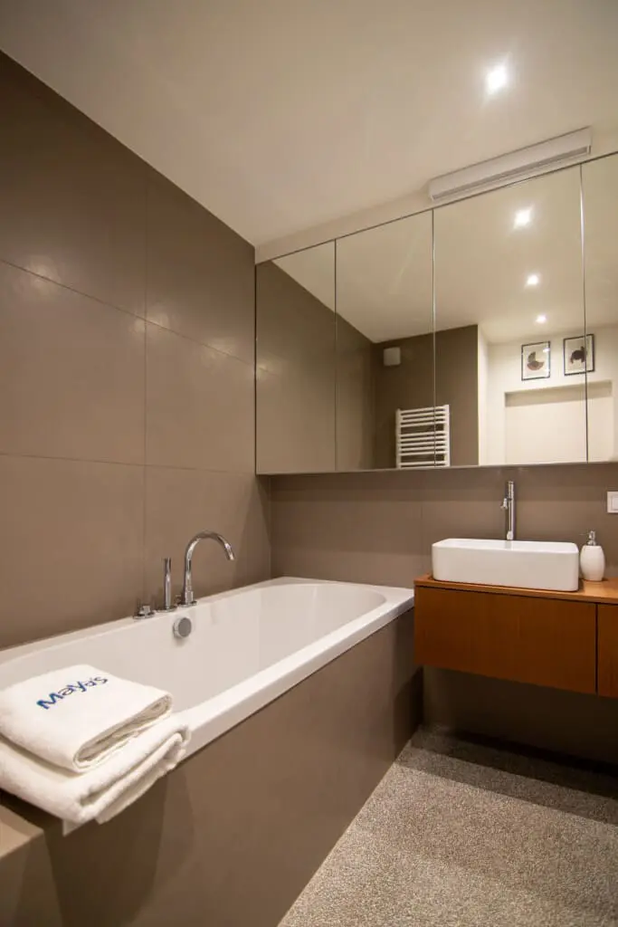 db4c65b9 0ae8 4641 a8b2 18c70611104d