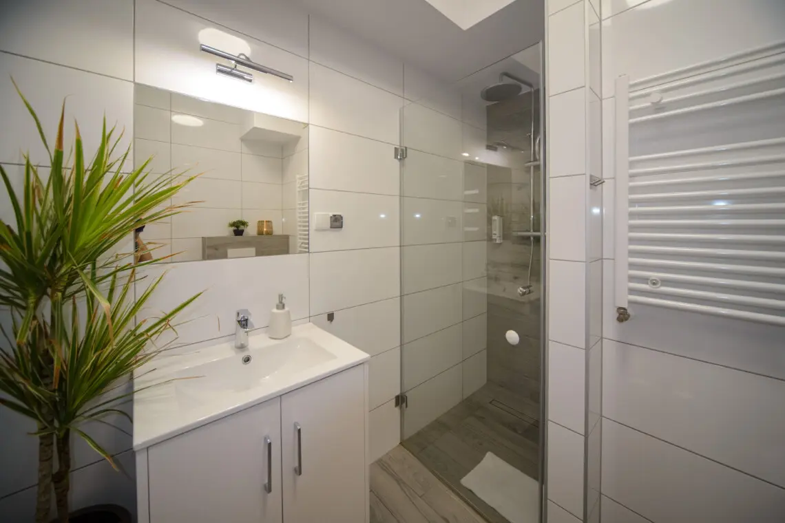 dc9a8ada 16cd 41d4 955a e93c203896e2