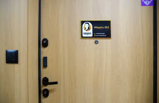 e77f21ad 6341 49d2 9206 44e1073f4a4a