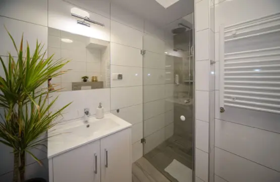 f47b7981 a30b 43b3 90c2 ea121865f24d